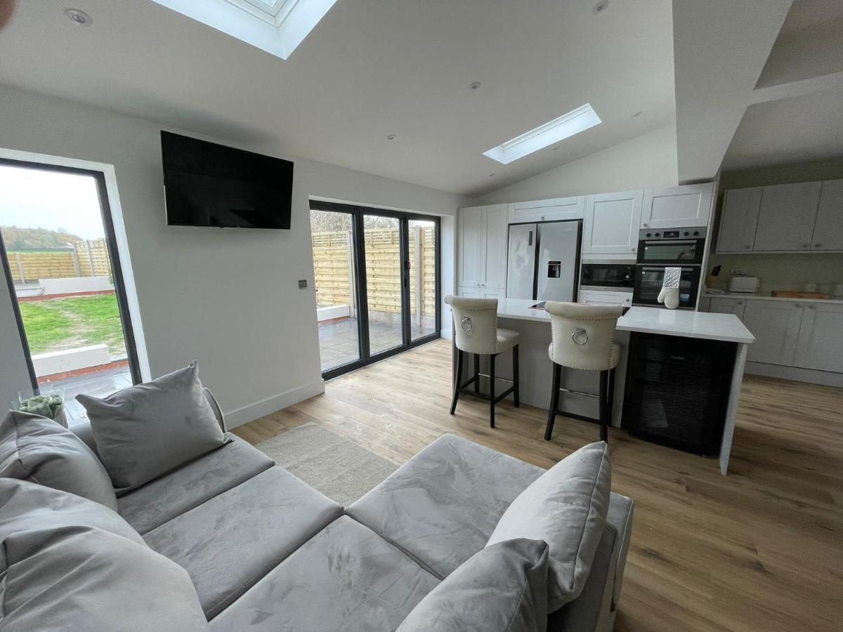Newly Renovated 3 Bed Property - Countryside Views Dunstall Exterior photo